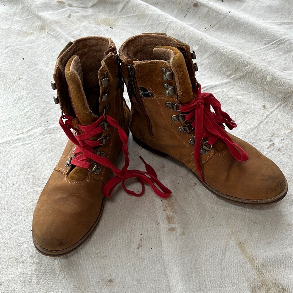 Columbia Autumn Leather boots 7.5 - EUC - Picture 1 of 5